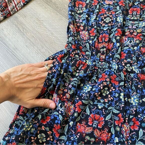 American Eagle Romper Blue Red Floral Medium Viscose Pockets Vacation - Picture 5 of 12